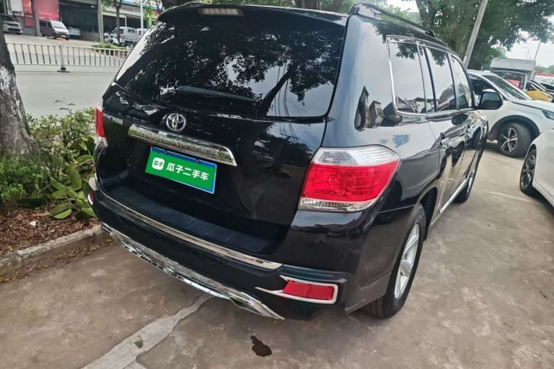 Used Toyota Highlander 2012 2.7L Two-Wheel Drive 7-Seater Elite Edition Exterior 5