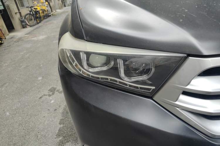 Used Toyota Highlander 2012 2.7L Two-Wheel Drive 7-Seater Elite Edition Exterior 6