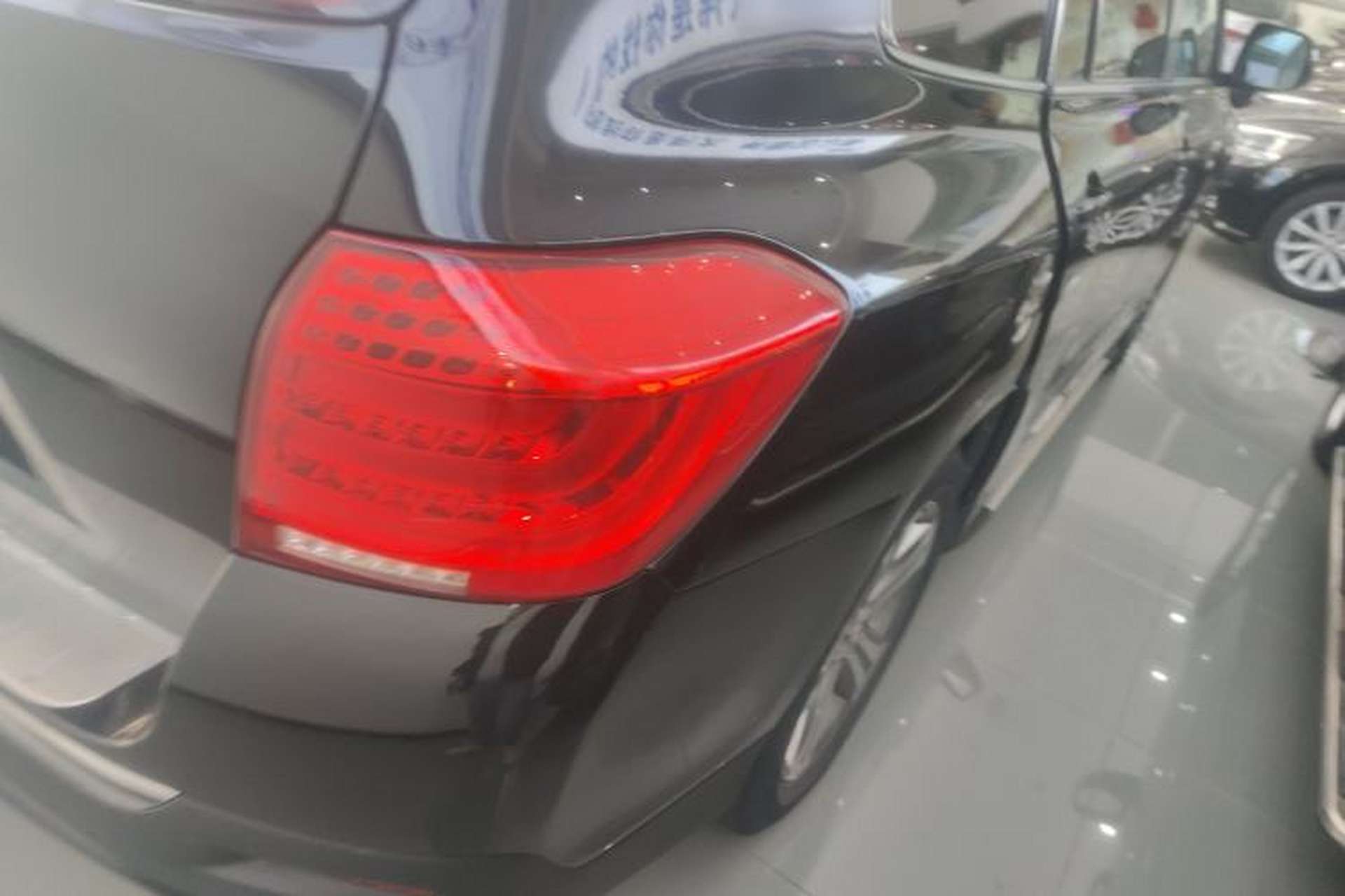 Used Toyota Highlander 2012 2.7L Two-Wheel Drive 7-Seater Luxury Edition Exterior 6