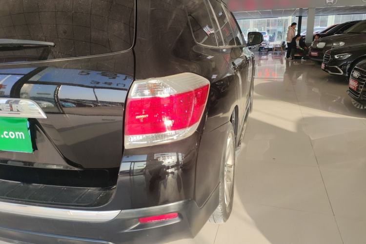 Used Toyota Highlander 2012 2.7L Two-Wheel Drive 7-Seater Luxury Edition Exterior 6