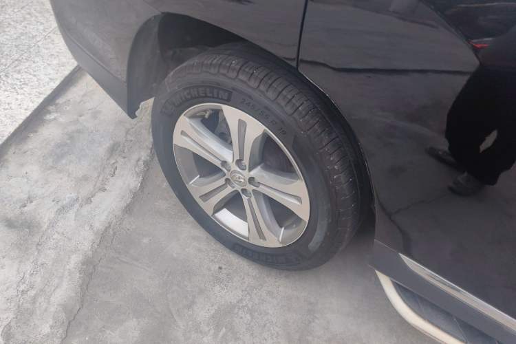 Used Toyota Highlander 2012 2.7L Two-Wheel Drive 5-Seater Sport Edition Exterior 8
