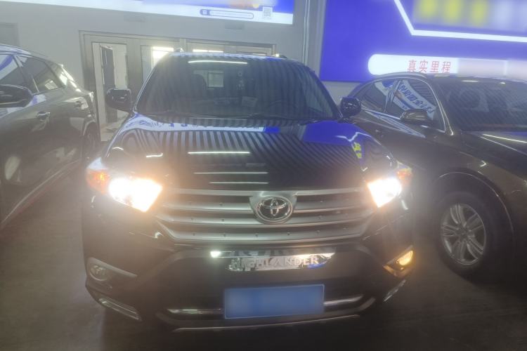 Used Toyota Highlander 2012 2.7L Two-Wheel Drive 7-Seater Luxury Edition Front