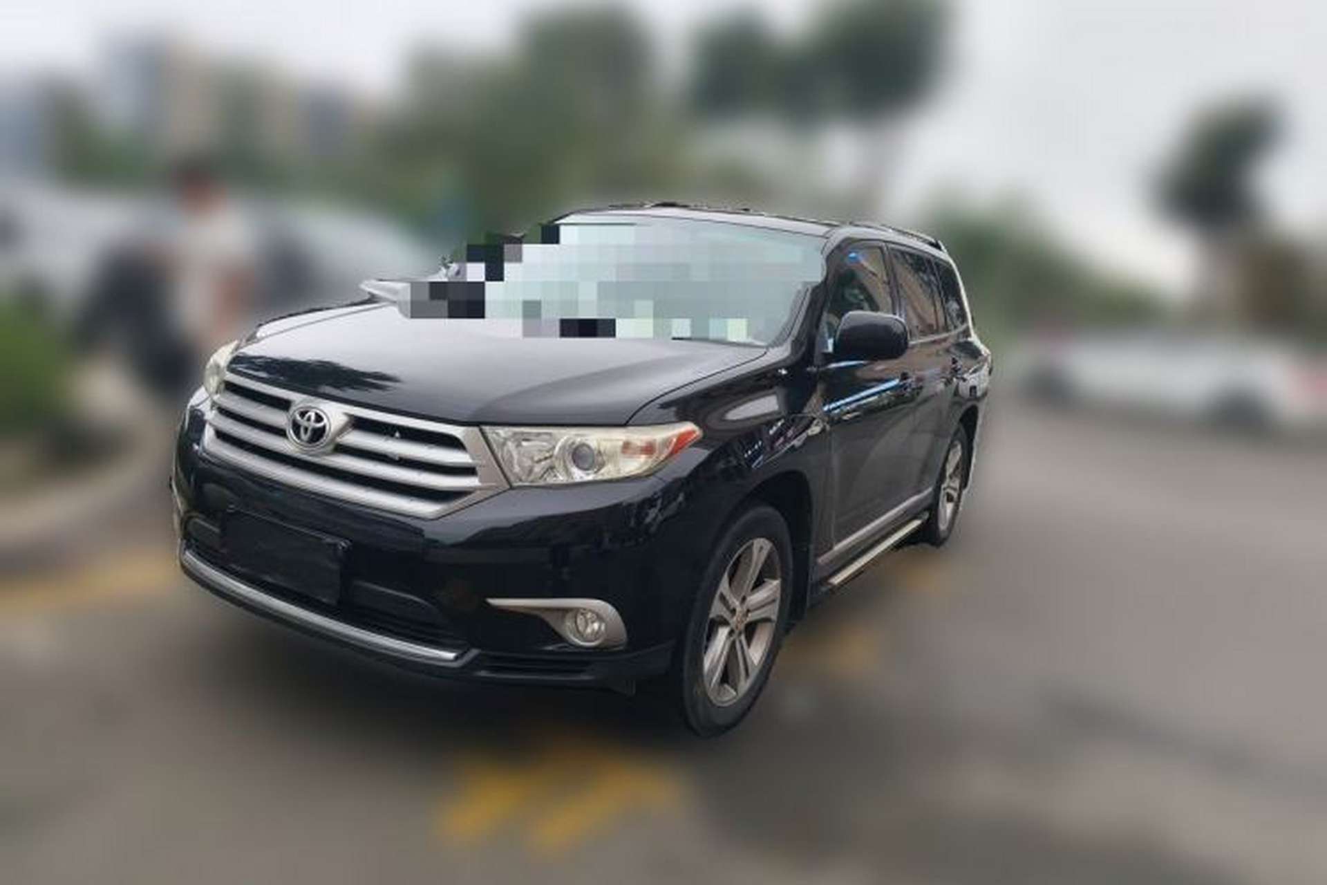 Used Toyota Highlander 2012 2.7L Two-Wheel Drive 7-Seater Luxury Edition Front Left 45 Deg
