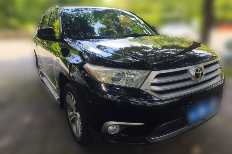 Used Toyota Highlander 2012 2.7L Two-Wheel Drive 5-Seater Sport Edition Front Right 45 Deg