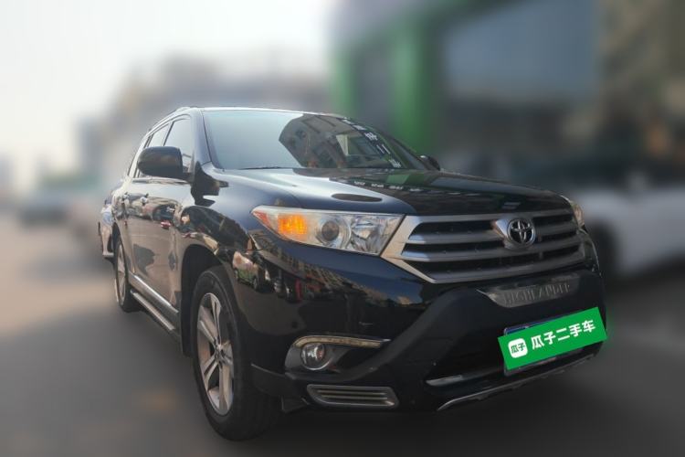 Used Toyota Highlander 2012 2.7L Two-Wheel Drive 7-Seater Luxury Edition Front Right 45 Deg