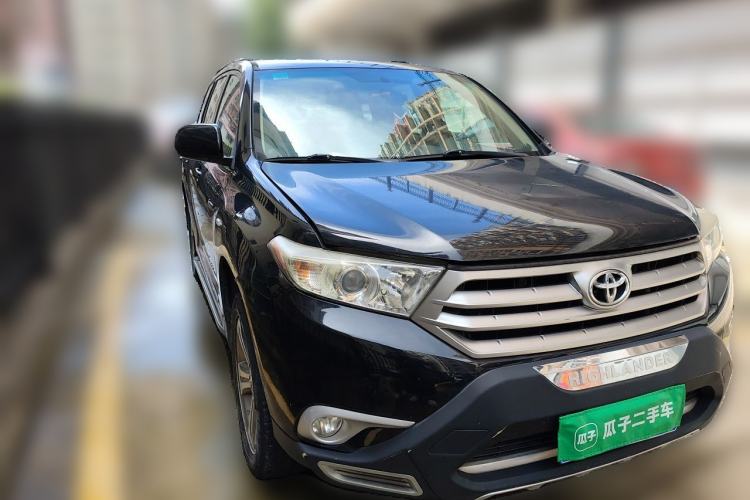 Used Toyota Highlander 2012 2.7L Two-Wheel Drive 7-Seater Luxury Edition Front Right 45 Deg