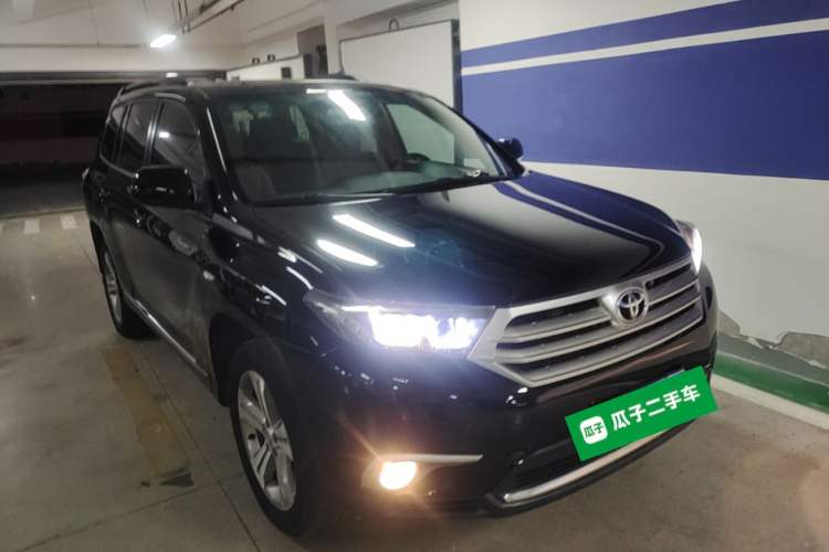 Used Toyota Highlander 2012 2.7L Two-Wheel Drive 7-Seater Luxury Edition Front Right 45 Deg