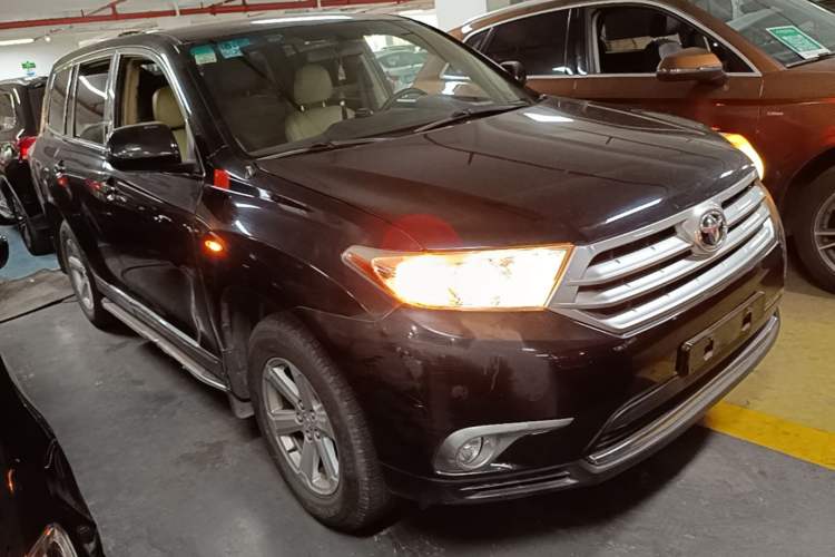 Used Toyota Highlander 2012 2.7L 2WD 5-Seater Elite Edition Front Right 45 Deg