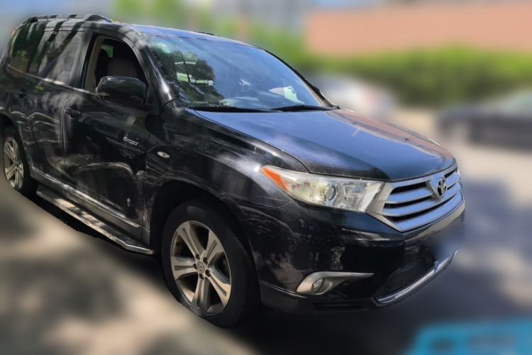 Used Toyota Highlander 2012 2.7L Two-Wheel Drive 7-Seater Luxury Edition Front Right 45 Deg
