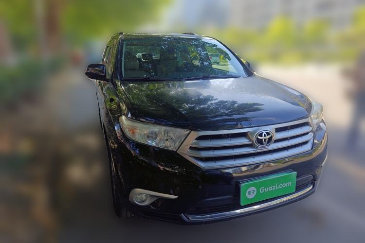 Used Toyota Highlander 2012 2.7L Two-Wheel Drive 7-Seater Luxury Edition Front Right 45 Deg