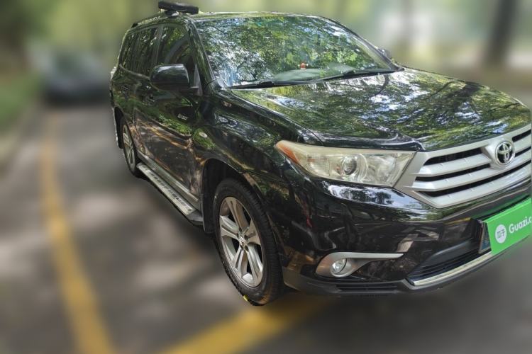 Used Toyota Highlander 2012 2.7L Two-Wheel Drive 7-Seater Luxury Edition Front Right 45 Deg