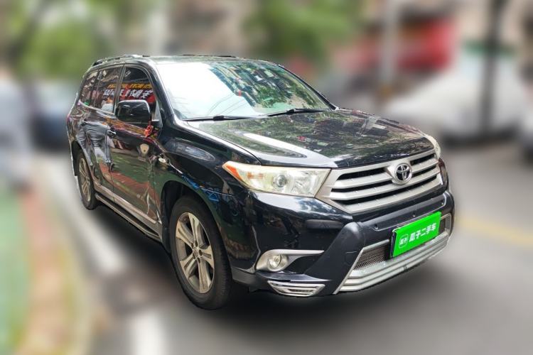 Used Toyota Highlander 2012 2.7L Two-Wheel Drive 7-Seater Luxury Edition Front Right 45 Deg