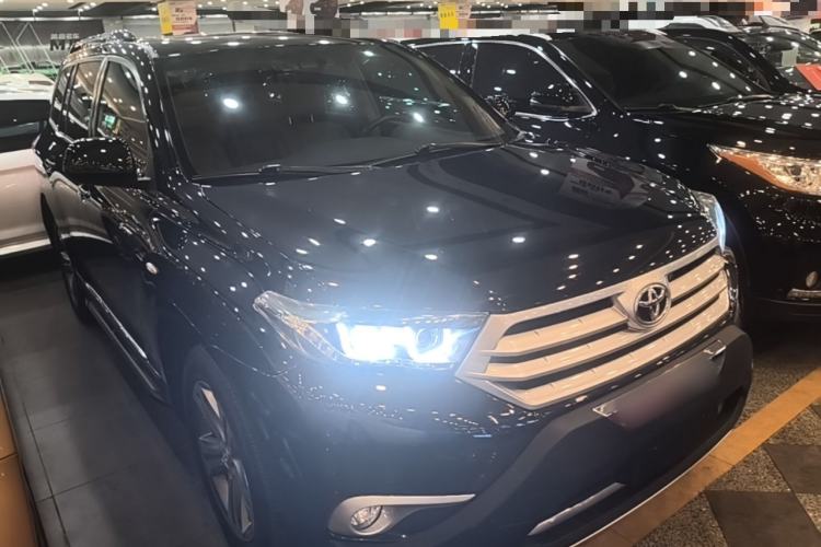 Used Toyota Highlander 2012 2.7L Two-Wheel Drive 7-Seater Luxury Edition Front Right 45 Deg