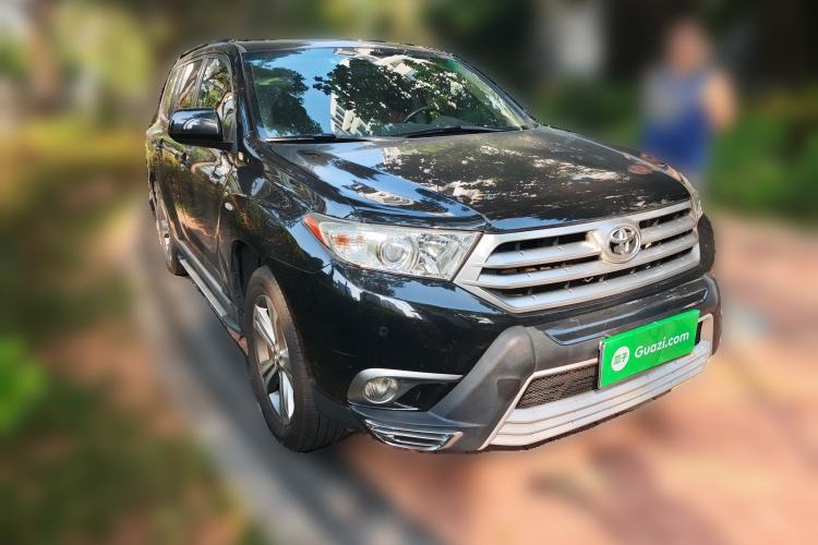 Used Toyota Highlander 2012 2.7L Two-Wheel Drive 7-Seater Luxury Edition Front Right 45 Deg