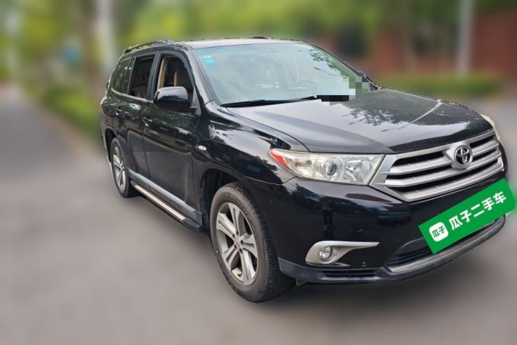 Used Toyota Highlander 2012 2.7L Two-Wheel Drive 7-Seater Luxury Edition Front Right 45 Deg