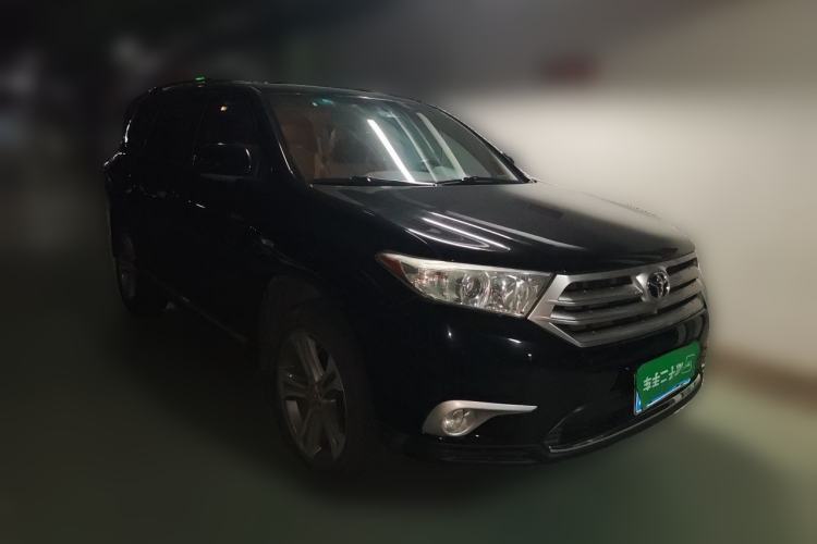 Used Toyota Highlander 2012 2.7L Two-Wheel Drive 7-Seater Luxury Edition Front Right 45 Deg
