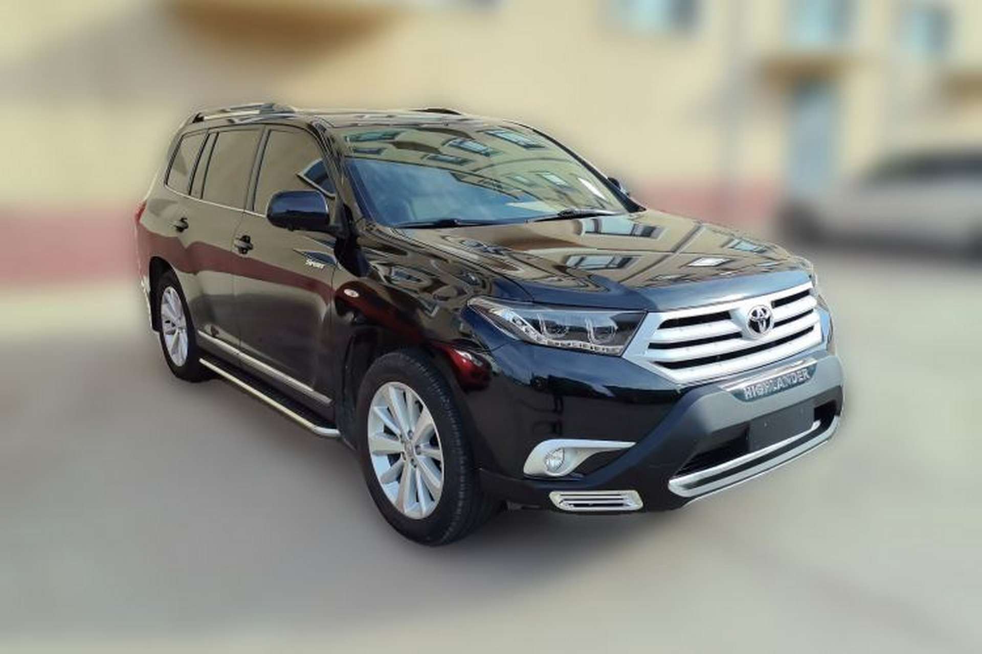 Used Toyota Highlander 2012 3.5L 4x4 7-Seater Luxury Edition Front Right 45 Deg