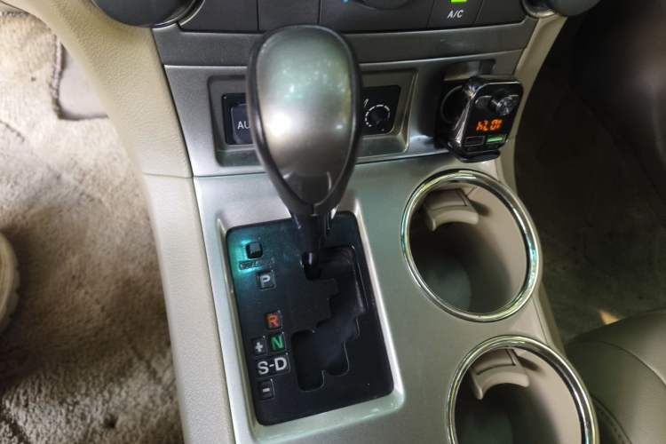 Used Toyota Highlander 2012 2.7L Two-Wheel Drive 5-Seater Sport Edition Gear Lever