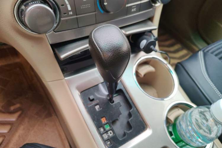 Used Toyota Highlander 2012 2.7L 2WD 5-Seater Elite Edition Gear Lever