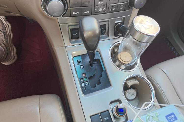 Used Toyota Highlander 2012 2.7L Two-Wheel Drive 7-Seater Luxury Edition Gear Lever