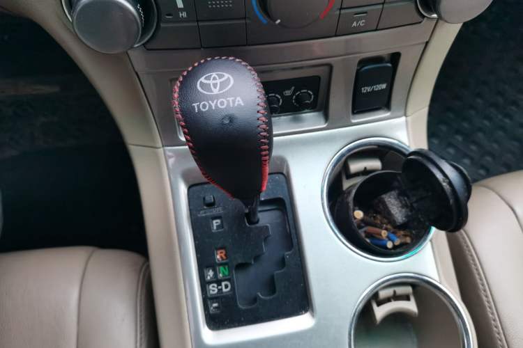 Used Toyota Highlander 2012 2.7L Two-Wheel Drive 5-Seater Sport Edition Gear Lever