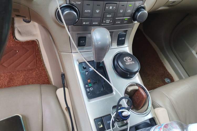 Used Toyota Highlander 2012 3.5L 4x4 7-Seater Luxury Edition Gear Lever