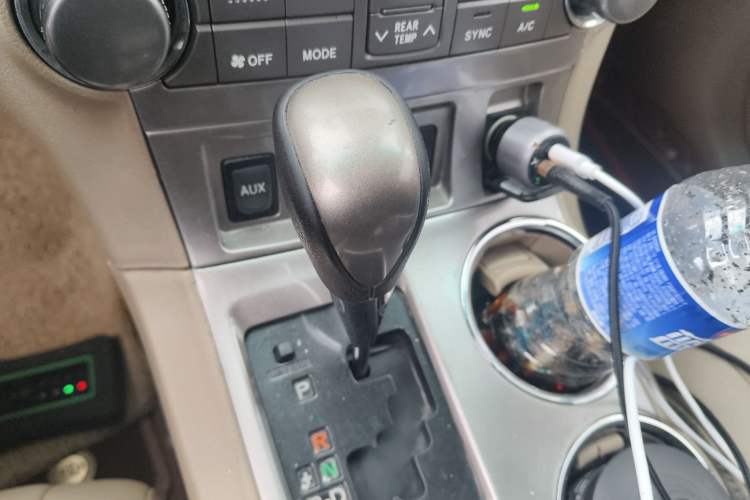 Used Toyota Highlander 2012 2.7L Two-Wheel Drive 7-Seater Luxury Edition Gear Lever