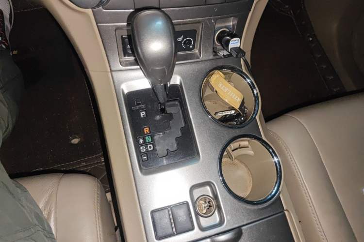 Used Toyota Highlander 2012 2.7L Two-Wheel Drive 5-Seater Sport Edition Gear Lever