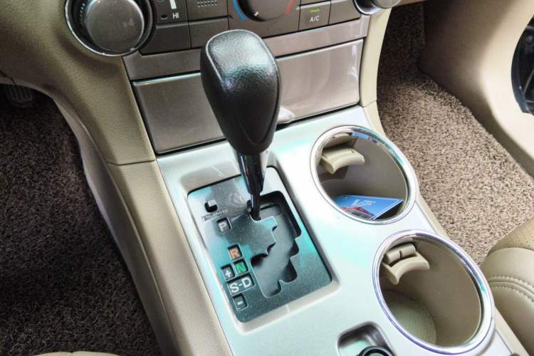 Used Toyota Highlander 2012 2.7L 2WD 5-Seater Elite Edition Gear Lever