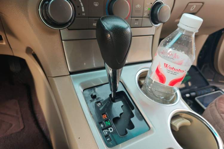 Used Toyota Highlander 2012 3.5L 4x4 7-Seater Elite Edition Gear Lever