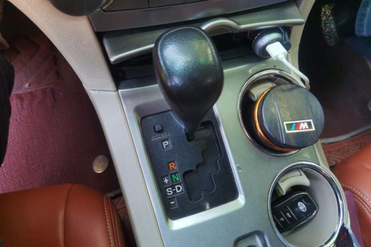 Used Toyota Highlander 2012 2.7L Two-Wheel Drive 7-Seater Elite Edition Gear Lever