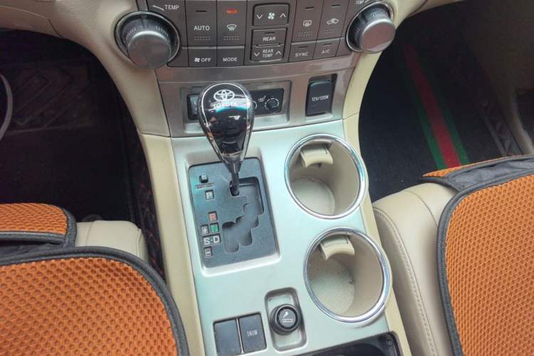 Used Toyota Highlander 2012 2.7L Two-Wheel Drive 7-Seater Luxury Navigation Edition Gear Lever