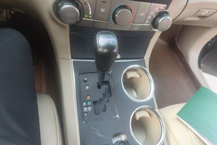 Used Toyota Highlander 2012 2.7L 2WD 5-Seater Elite Edition Gear Lever