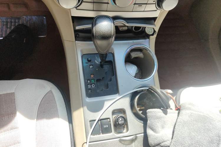 Used Toyota Highlander 2012 2.7L 2WD 5-Seater Elite Edition Gear Lever