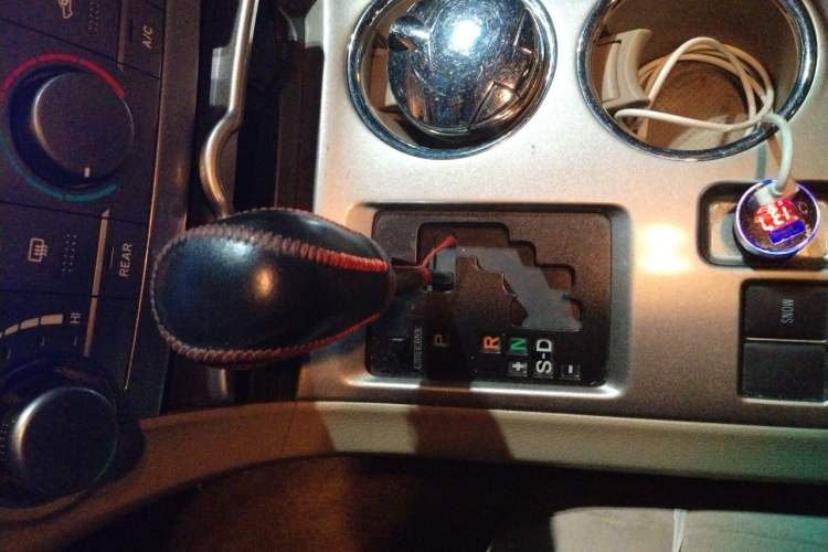 Used Toyota Highlander 2012 2.7L Two-Wheel Drive 7-Seater Elite Edition Gear Lever