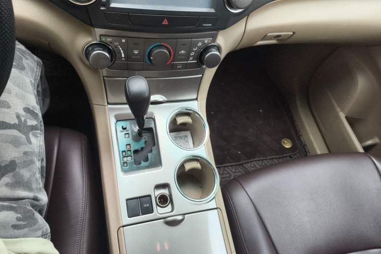 Used Toyota Highlander 2012 2.7L 2WD 5-Seater Elite Edition Gear Lever