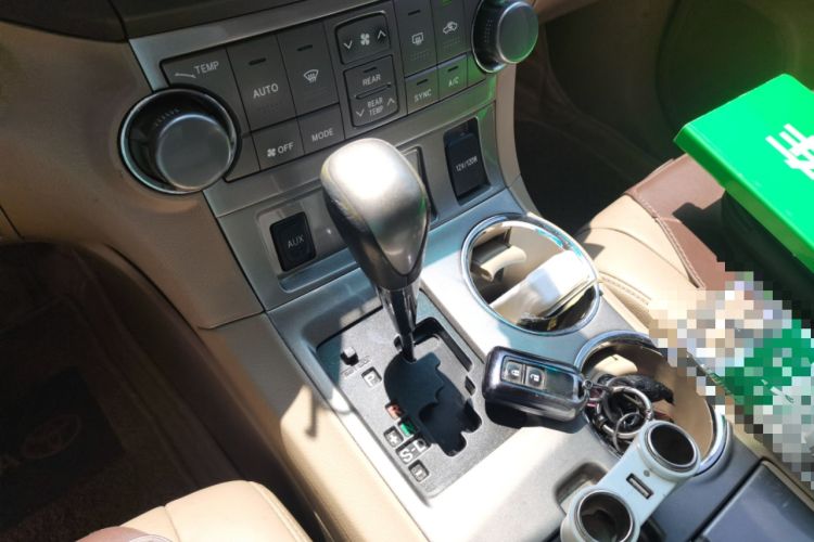 Used Toyota Highlander 2012 2.7L Two-Wheel Drive 7-Seater Luxury Edition Gear Lever
