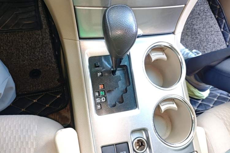 Used Toyota Highlander 2012 2.7L Two-Wheel Drive 7-Seater Elite Edition Gear Lever