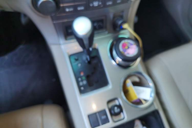 Used Toyota Highlander 2012 2.7L Two-Wheel Drive 7-Seater Luxury Edition Gear Lever