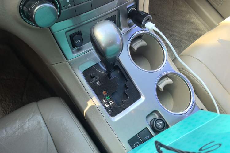 Used Toyota Highlander 2012 2.7L Two-Wheel Drive 5-Seater Sport Edition Gear Lever