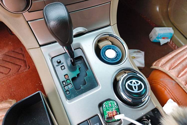 Used Toyota Highlander 2012 2.7L 2WD 5-Seater Elite Edition Gear Lever