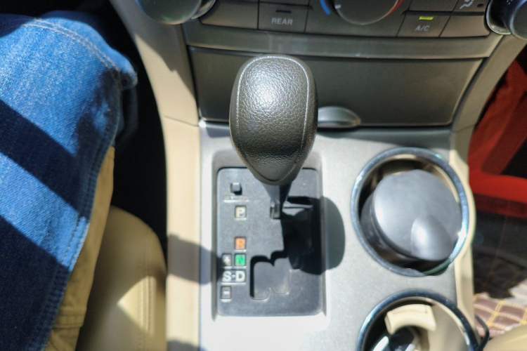 Used Toyota Highlander 2012 3.5L 4x4 7-Seater Elite Edition Gear Lever