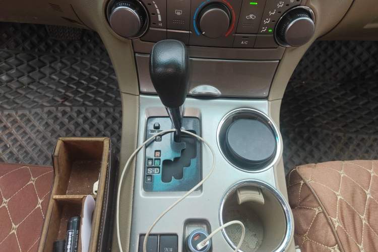 Used Toyota Highlander 2012 2.7L 2WD 5-Seater Elite Edition Gear Lever