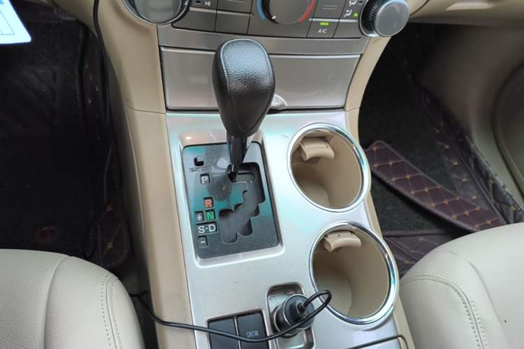 Used Toyota Highlander 2012 2.7L 2WD 5-Seater Elite Edition Gear Lever