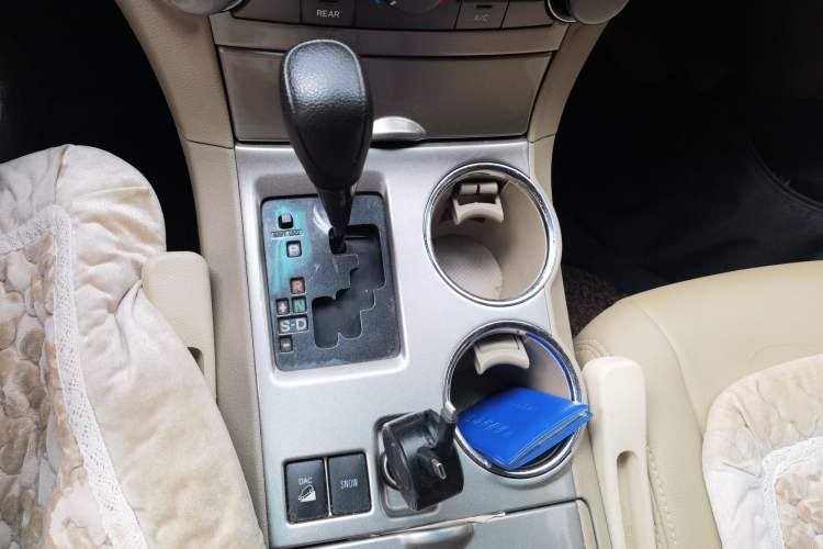 Used Toyota Highlander 2012 3.5L 4x4 7-Seater Elite Edition Gear Lever