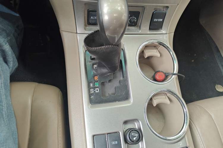 Used Toyota Highlander 2012 2.7L Two-Wheel Drive 7-Seater Luxury Edition Gear Lever
