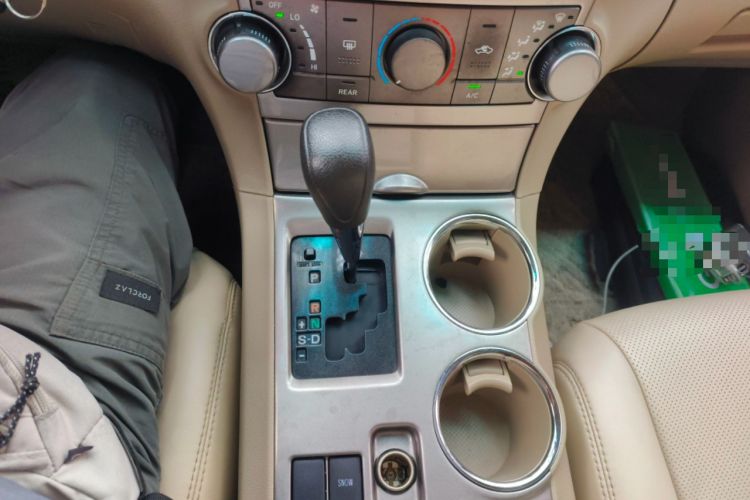 Used Toyota Highlander 2012 2.7L Two-Wheel Drive 7-Seater Elite Edition Gear Lever
