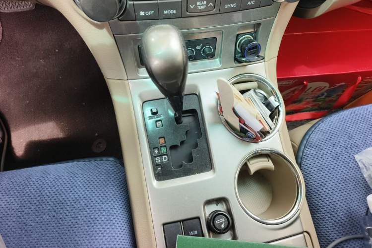 Used Toyota Highlander 2012 2.7L Two-Wheel Drive 7-Seater Luxury Navigation Edition Gear Lever