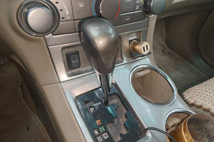 Used Toyota Highlander 2012 2.7L Two-Wheel Drive 5-Seater Sport Edition Gear Lever