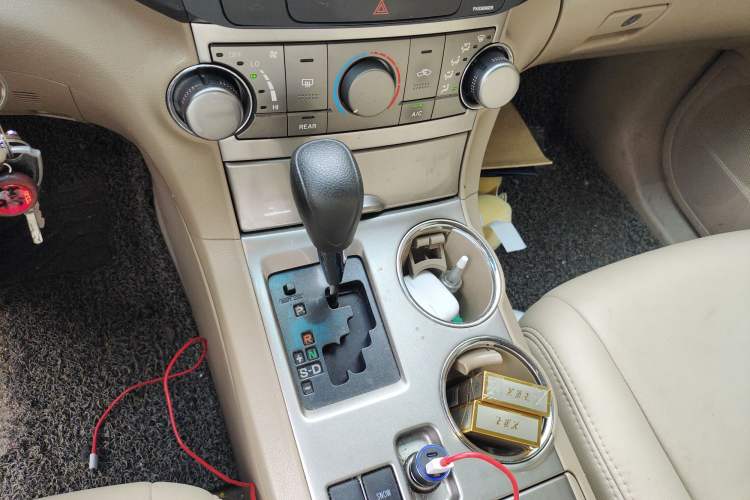 Used Toyota Highlander 2012 2.7L Two-Wheel Drive 7-Seater Elite Edition Gear Lever